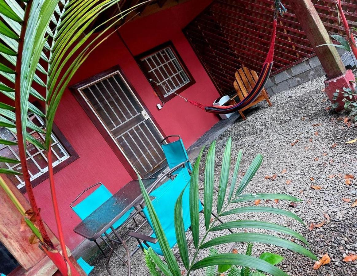 Hotel Casa Vito Beachfront Puerto Viejo de Talamanca Екстериор снимка