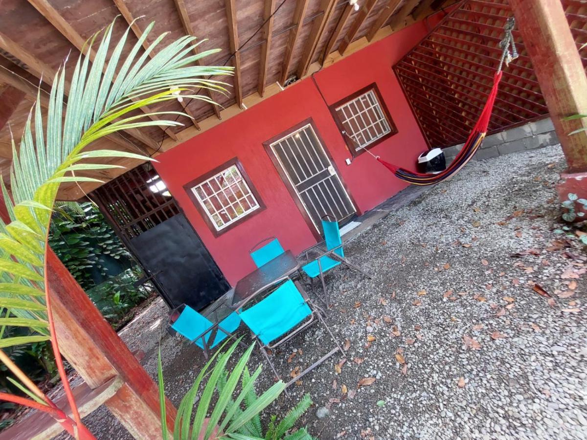 Hotel Casa Vito Beachfront Puerto Viejo de Talamanca Екстериор снимка