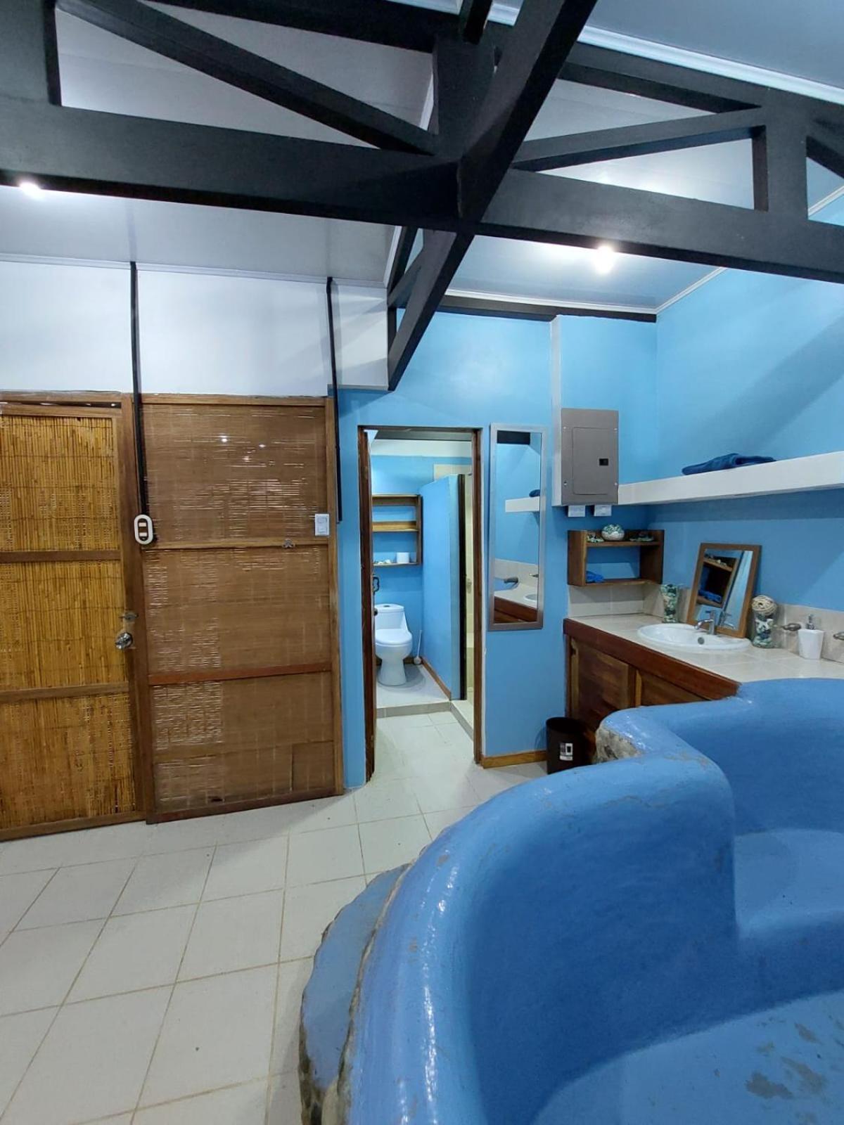 Hotel Casa Vito Beachfront Puerto Viejo de Talamanca Екстериор снимка
