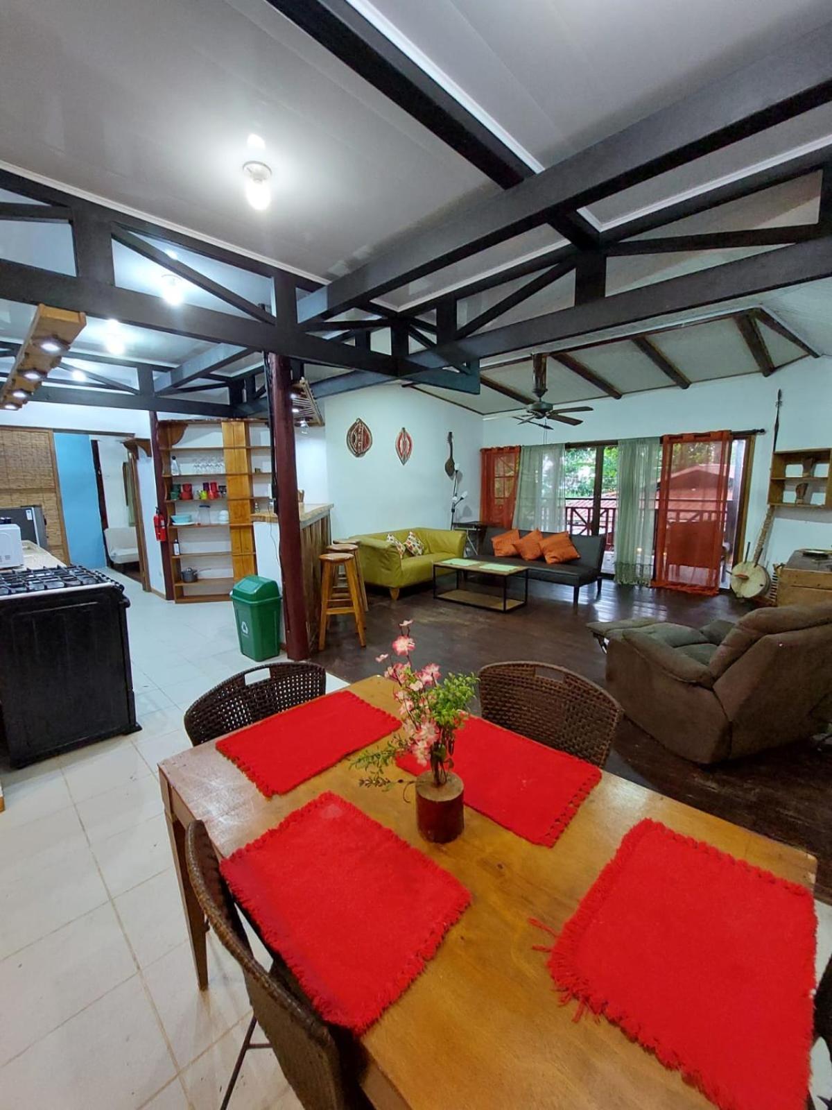 Hotel Casa Vito Beachfront Puerto Viejo de Talamanca Екстериор снимка
