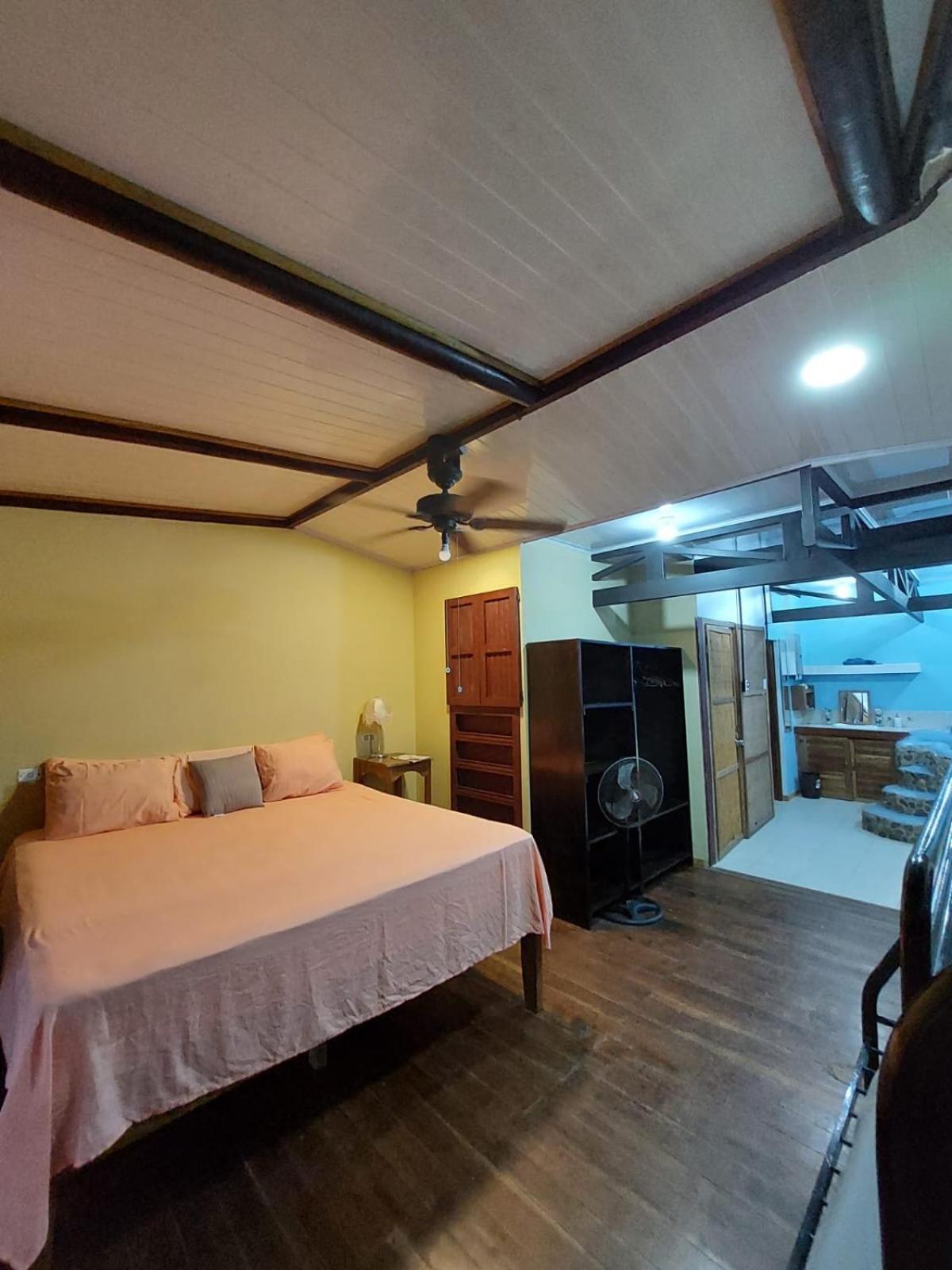Hotel Casa Vito Beachfront Puerto Viejo de Talamanca Екстериор снимка