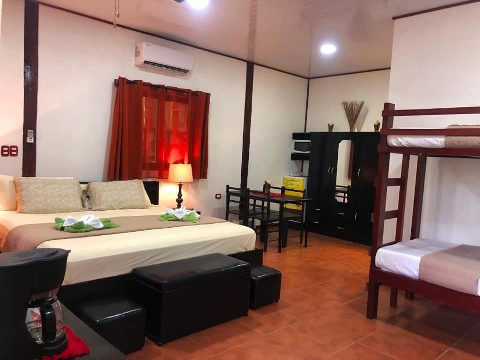 Hotel Casa Vito Beachfront Puerto Viejo de Talamanca Екстериор снимка